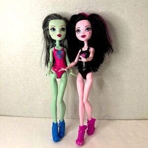 Monster High Dolls 2015 Draculaura and Frankie Stein Mattel